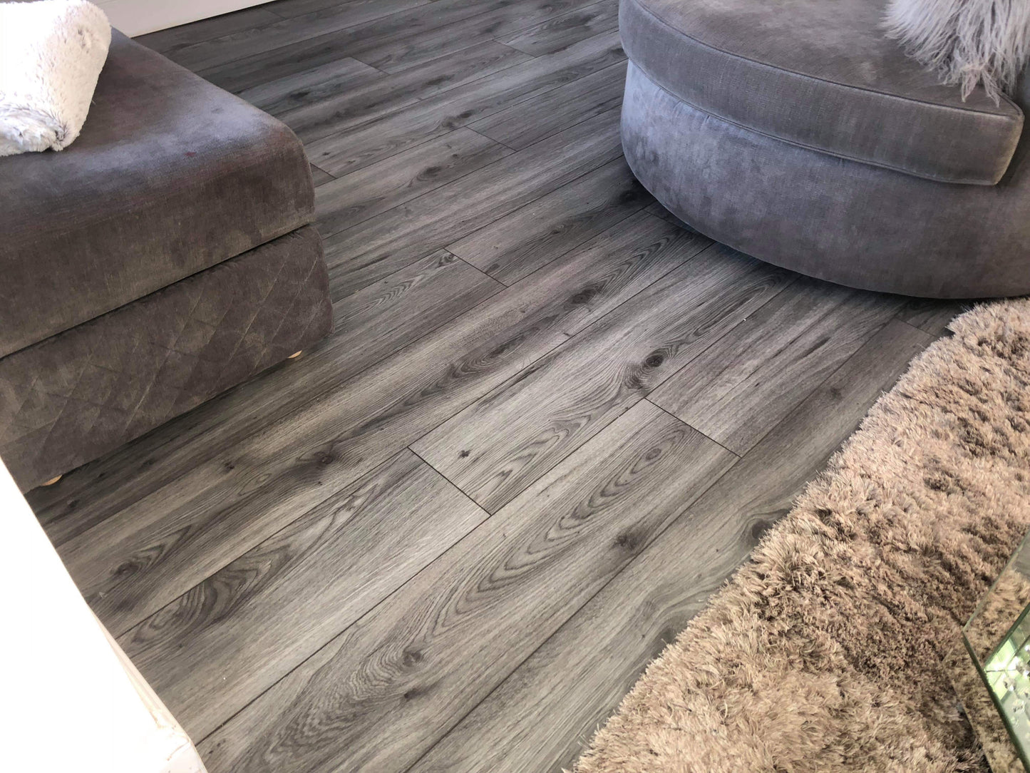Grey laminate