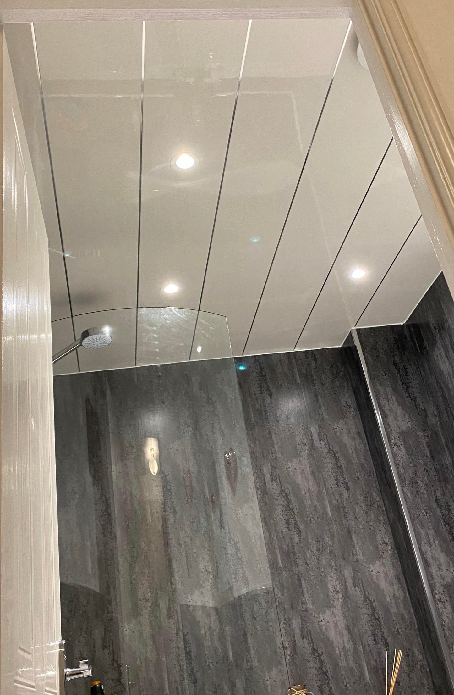 Ceiling panels white silver edge
