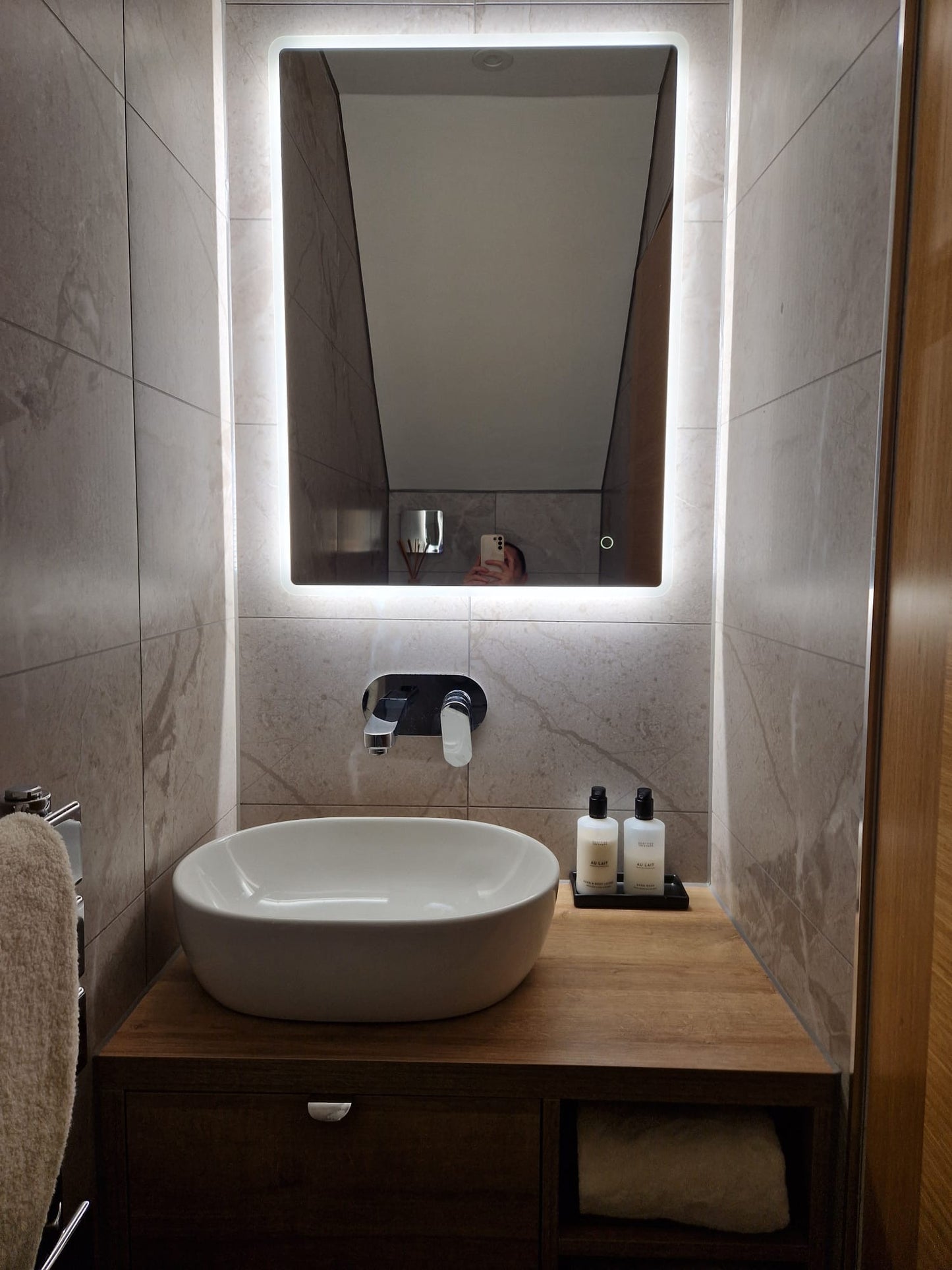 Beige tile line Ardrain