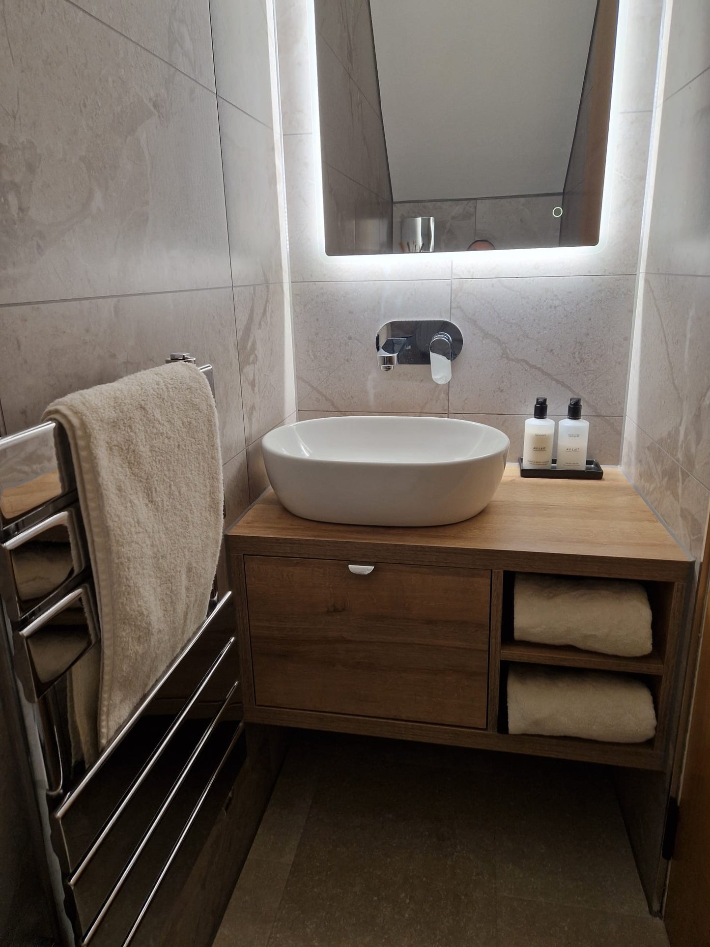 Beige tile line Ardrain