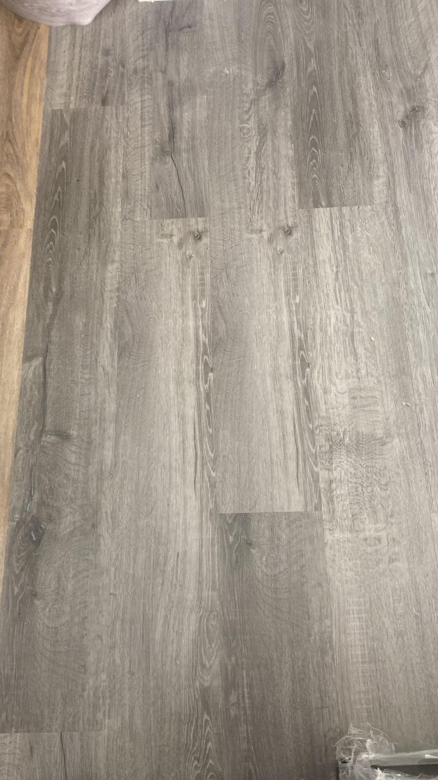 Water resistant flooring SPC Carron oak